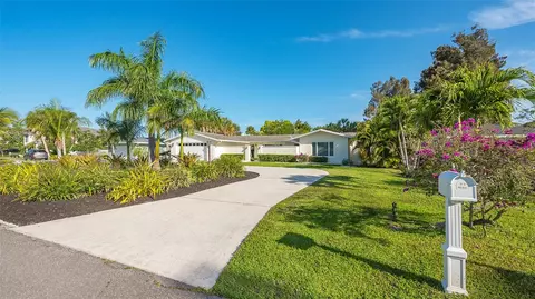 415 S Shore Dr, Sarasota, FL 34234