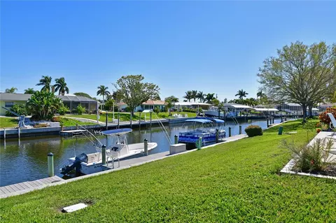 4713 Mount Vernon Dr, Bradenton, FL 34210