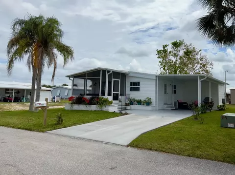 725 Blackburn Blvd, North Port, FL 34287
