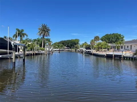 5544 Contento Dr, Sarasota, FL 34242