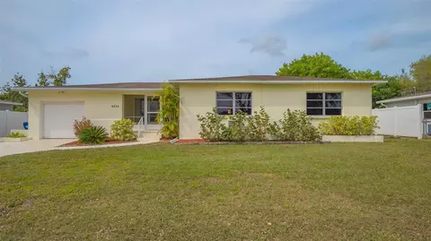 4518 Seminole St, Bradenton, FL 34207