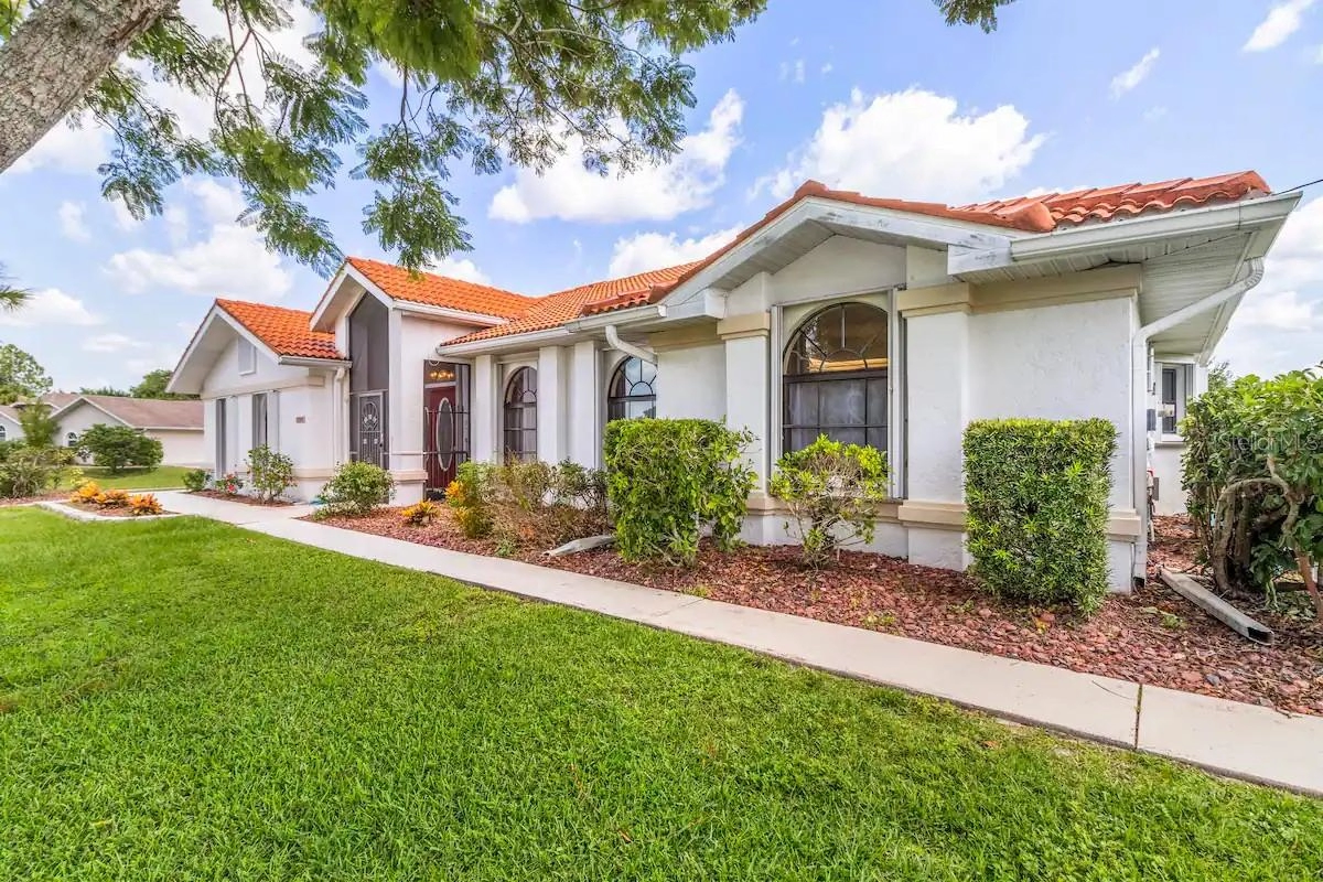 23509 Peachland Blvd  