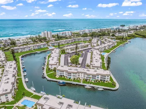 4380 Exeter Dr #204, Longboat Key, FL 34228