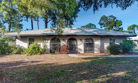 421 Courbet Dr, Nokomis, FL 34275