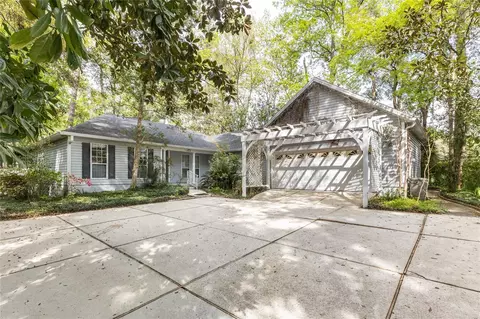 1039 NW 41st Dr, Gainesville, FL 32605