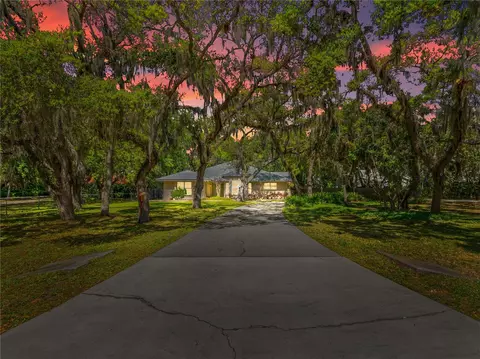 3209 Oak Grove Dr, Sarasota, FL 34243