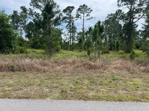 962 Hansen St E, Lehigh Acres, FL 33974