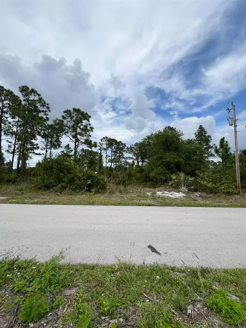 963 Iris St E, Lehigh Acres, FL 33974