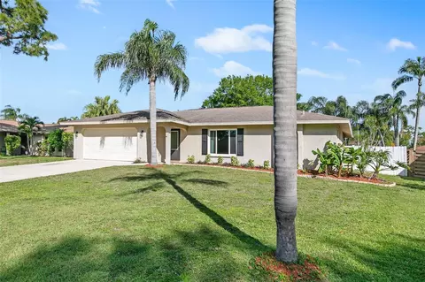 4269 King Richard Dr, Sarasota, FL 34232