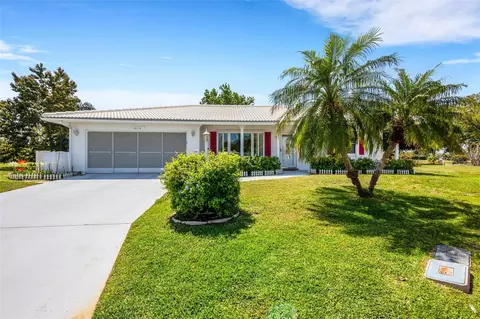 1614 S Elmwood Dr, Bradenton, FL 34208
