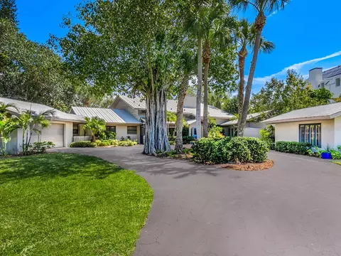 7435 Sanderling Rd, Sarasota, FL 34242