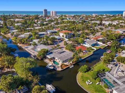 395 Avenida Milano, Sarasota, FL 34242