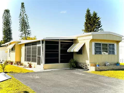 5316 53rd Ave E #R32, Bradenton, FL 34203