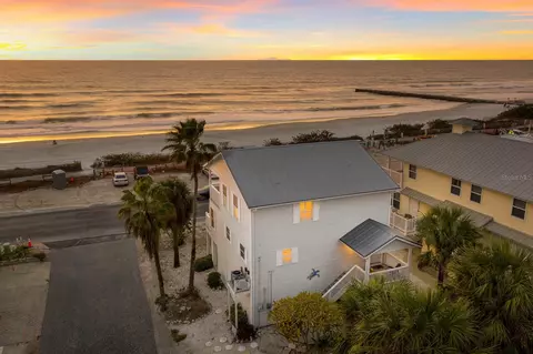 1107 Gulf Dr S, Bradenton Beach, FL 34217