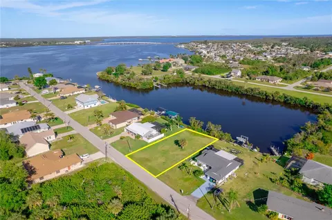 5182 Latham Ter, Port Charlotte, FL 33981