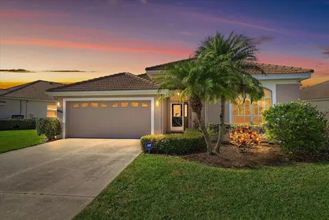 6806 Wagon Wheel Cir, Sarasota, FL 34243