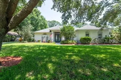 1532 Camphor Cove Dr, Lutz, FL 33549