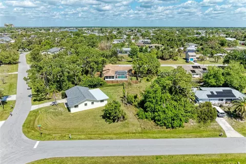 572 Lakehurst Ave NW, Port Charlotte, FL 33952