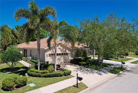 8047 Victoria Falls Cir, Sarasota, FL 34243