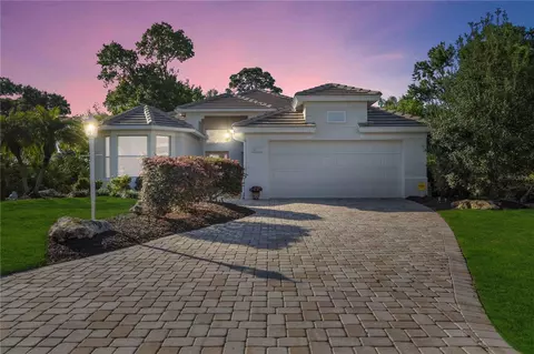 8010 Hampton Ct, University Park, FL 34201