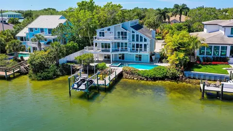 5422 Siesta Cove Dr, Sarasota, FL 34242