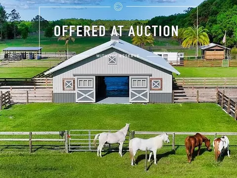 22310 Taylor Dr, Bradenton, FL 34211