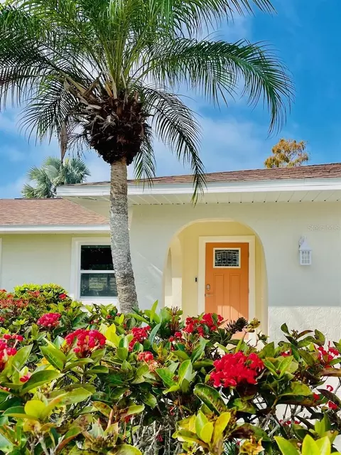 2012 37th St W, Bradenton, FL 34205