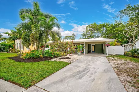 463 Acacia Dr, Sarasota, FL 34234