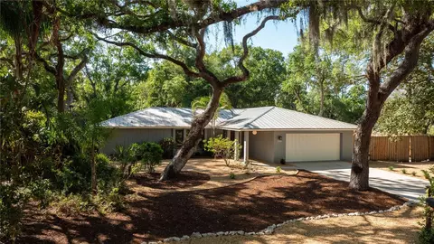 2706 Greendale Dr, Sarasota, FL 34232