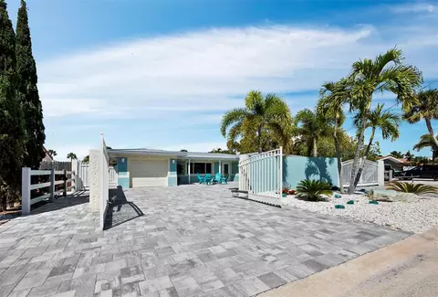 335 Avenida Milano, Sarasota, FL 34242