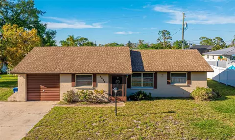 1076 Auburn Rd, Venice, FL 34293