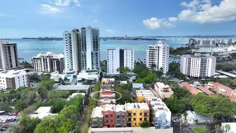 1521 Oak St #16, Sarasota, FL 34236