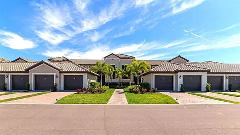 5695 Palmer Cir #104, Bradenton, FL 34211