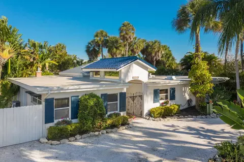 504 71st St, Holmes Beach, FL 34217