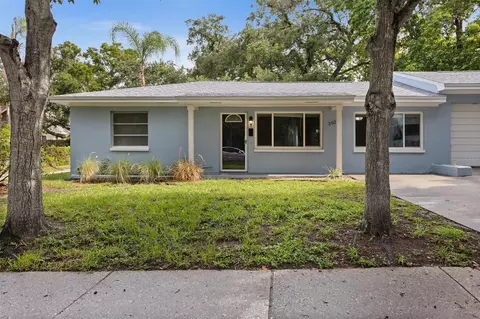 302 Woodlawn Ave, Belleair, FL 33756
