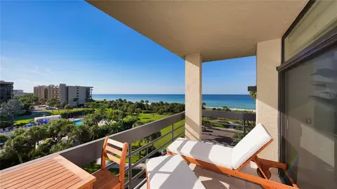 1125 Gulf Of Mexico Dr #401, Longboat Key, FL 34228