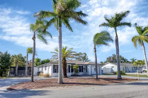 912 68th St NW, Bradenton, FL 34209