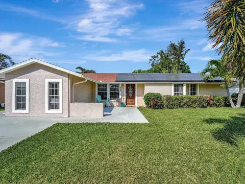 928 69th St NW, Bradenton, FL 34209