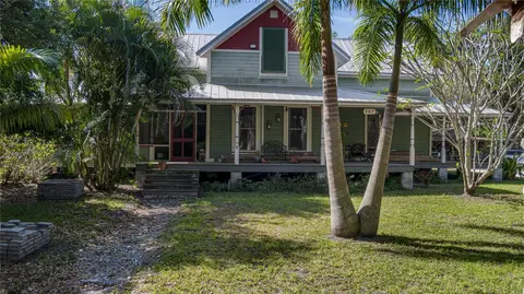 561 Terra Ceia Rd, Terra Ceia, FL 34250