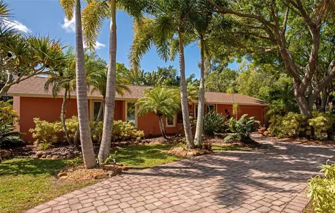 4435 Lords Dr, Sarasota, FL 34231