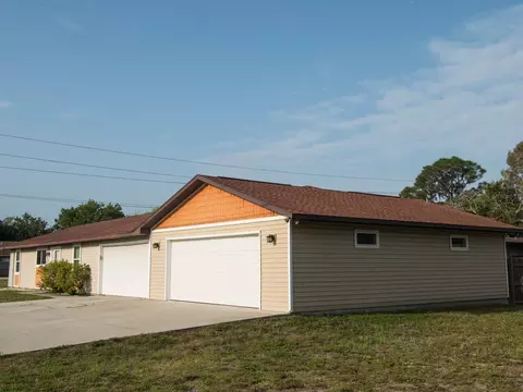 106 67th St NW, Bradenton, FL 34209