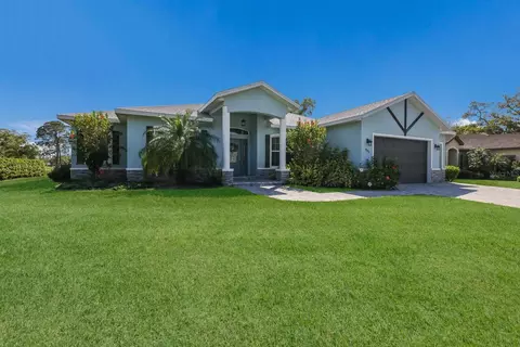 804 Magellan Dr, Sarasota, FL 34243