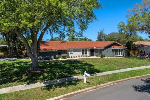 7472 Dickens Dr, Sarasota, FL 34231