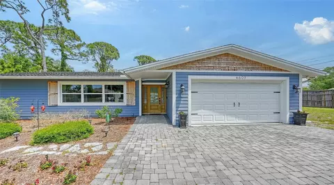 6607 Conetta Dr, Sarasota, FL 34243