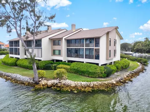 3825 Mariners Walk #621, Cortez, FL 34215
