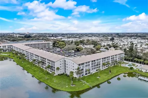 3308 Lake Bayshore Dr #107, Bradenton, FL 34205
