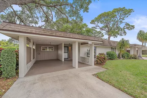 1324 Glendale Cir W, Sarasota, FL 34232
