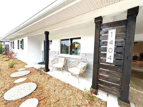 1404 65th St NW, Bradenton, FL 34209