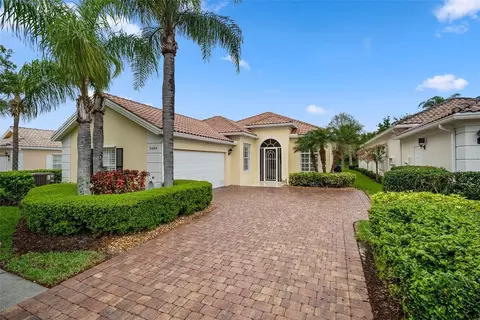 5484 Lucia Pl, Sarasota, FL 34238