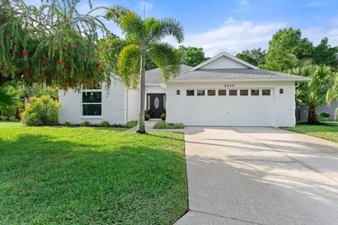 6223 38th St E, Bradenton, FL 34203